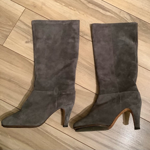 Vintage FINNISH Grey Suede leather  fold over 3” heeled boots - Picture 5 of 12